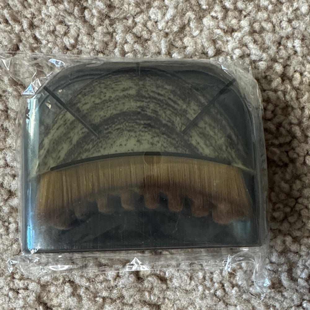 Palm-Size Makeup Brush with Black Case